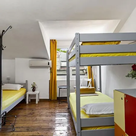 Friends Hostel *