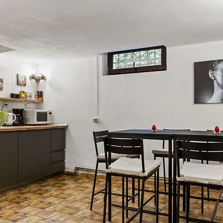 Friends 부쿠레슈티