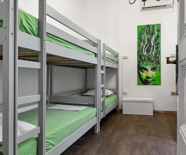 بيت شباب فريندز