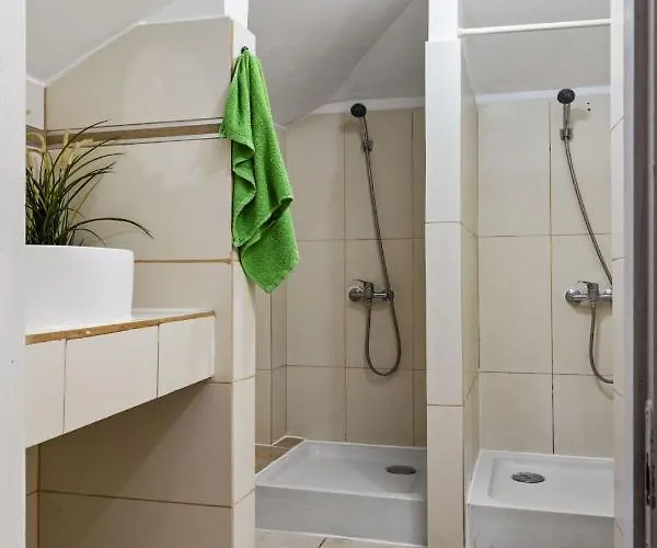 بيت شباب فريندز بيت شباب بوخارست