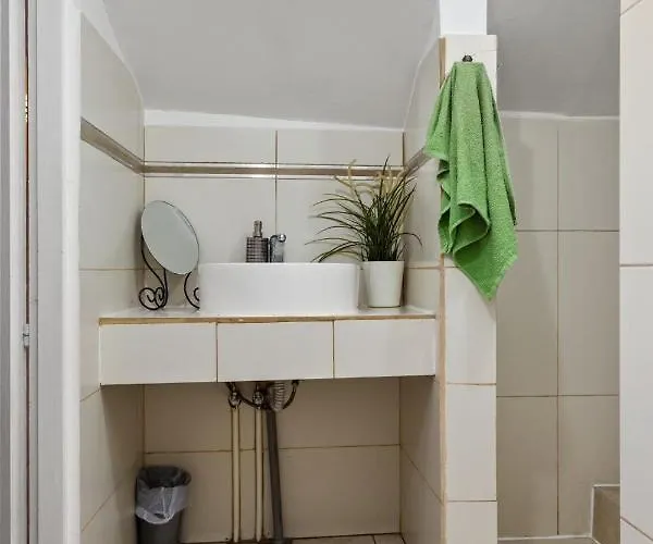 بيت شباب فريندز