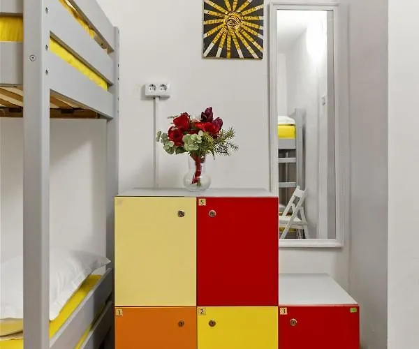 بيت شباب فريندز