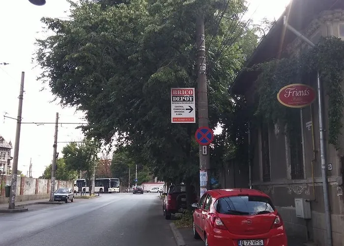 بيت شباب فريندز بوخارست