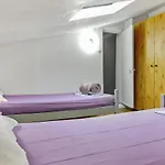 Hostel Friends